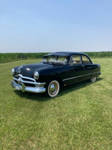 Unknown-Sedan-1950-Black
