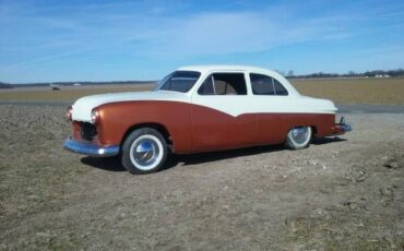 Unknown-Sedan-1951