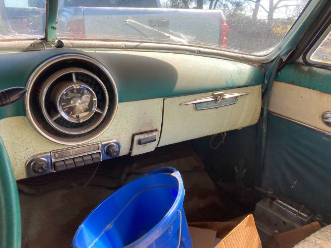 Unknown-Sedan-1952-10