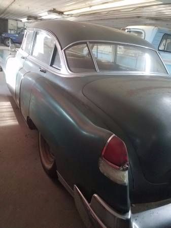 Unknown-Sedan-1952-2