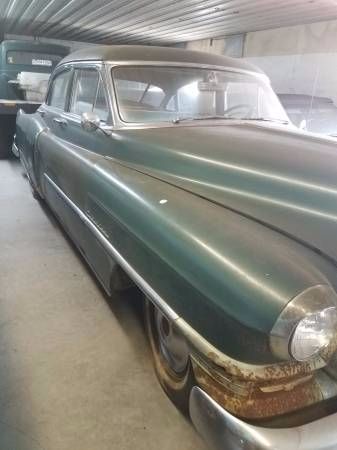 Unknown-Sedan-1952