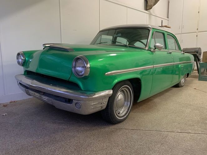 Unknown-Sedan-1953-Green-White