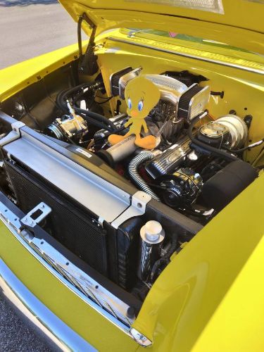Unknown-Sedan-1955-YellowWhite-12
