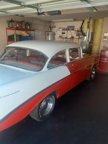 Unknown-Sedan-1956-RedWhite-2