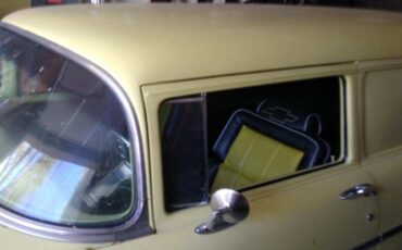 Unknown-Sedan-1956-Yellow-YellowBlack-3