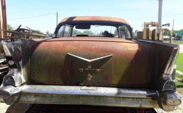 Unknown-Sedan-1957