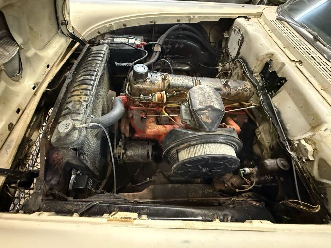 Unknown-Sedan-1958-White-2