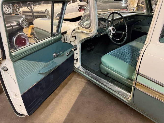 Unknown-Sedan-1958-White-8