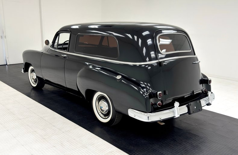 Unknown-Sedan-delivery-1951-Black-Scarlet-Red-1