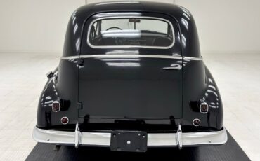 Unknown-Sedan-delivery-1951-Black-Scarlet-Red-2