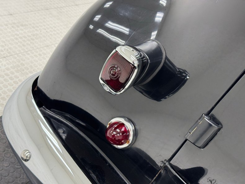 Unknown-Sedan-delivery-1951-Black-Scarlet-Red-31