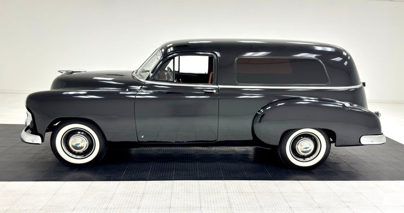 Unknown-Sedan-delivery-1951-Black-Scarlet-Red