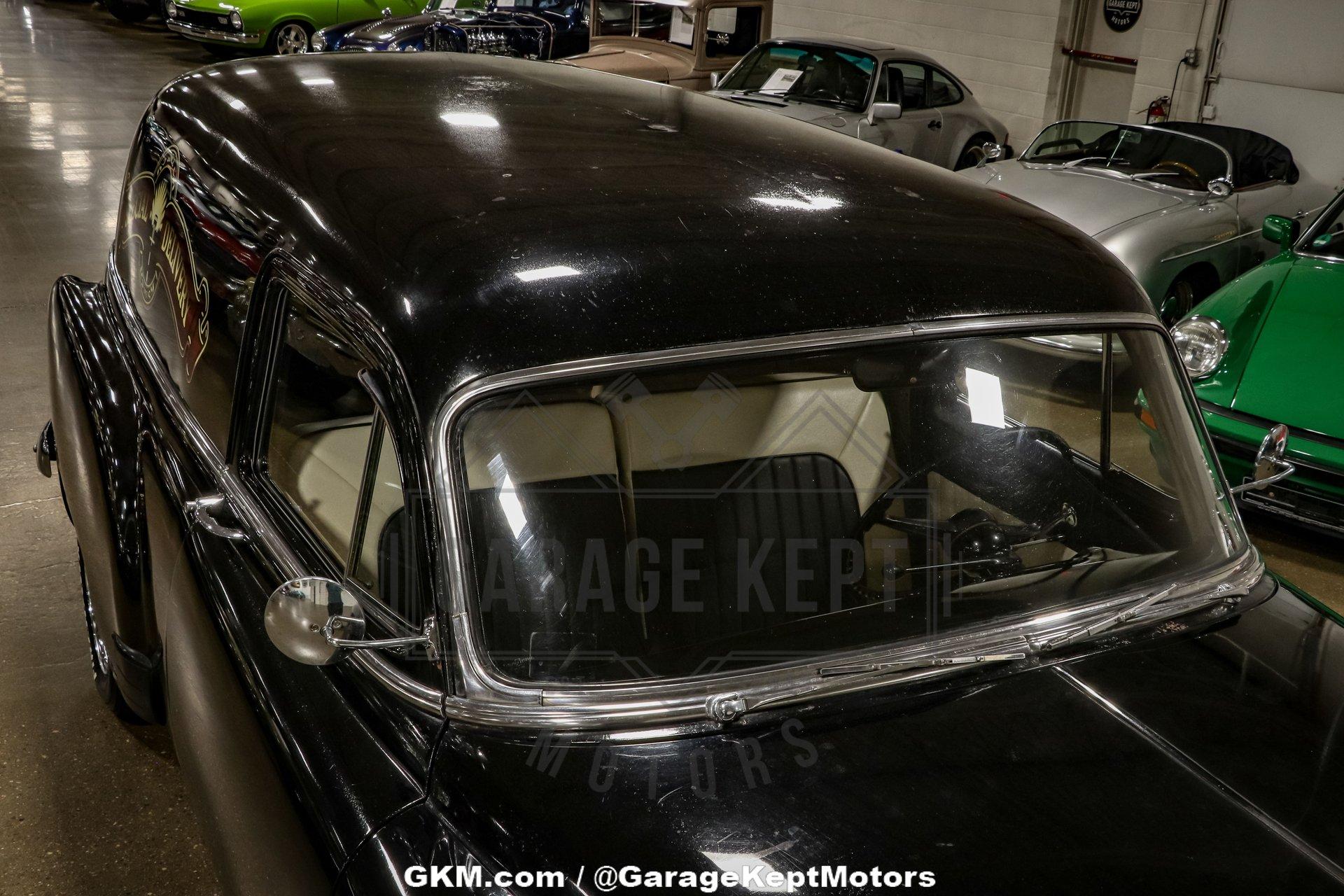 Unknown-Sedan-delivery-1954-Black-Black-amp-White-23