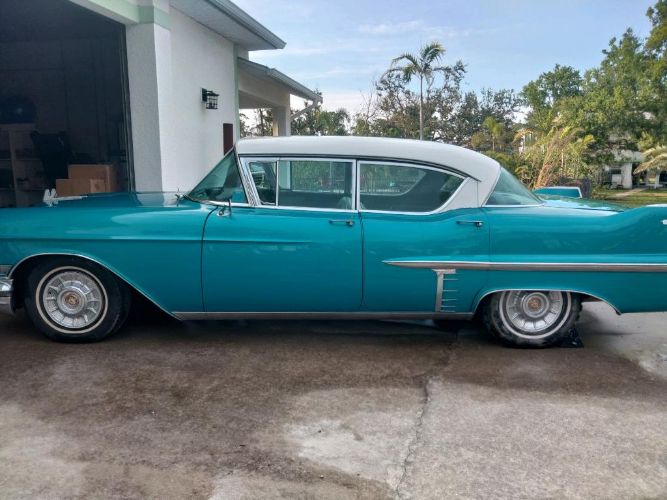 Unknown-Sedan-deville-1957-Blue-7