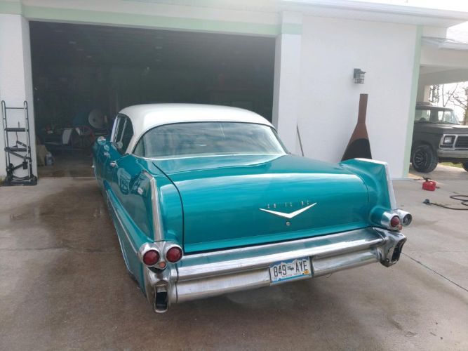 Unknown-Sedan-deville-1957-Blue-8