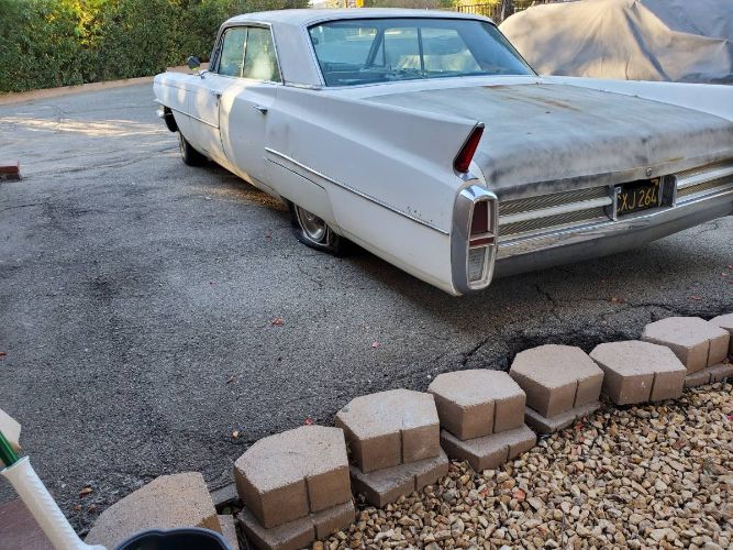 Unknown-Sedan-deville-1963-White