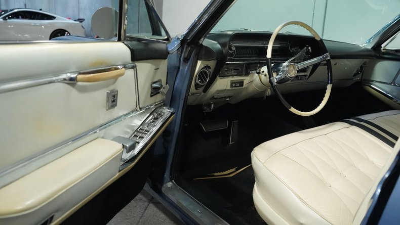 Unknown-Sedan-deville-1964-Iris-White-2