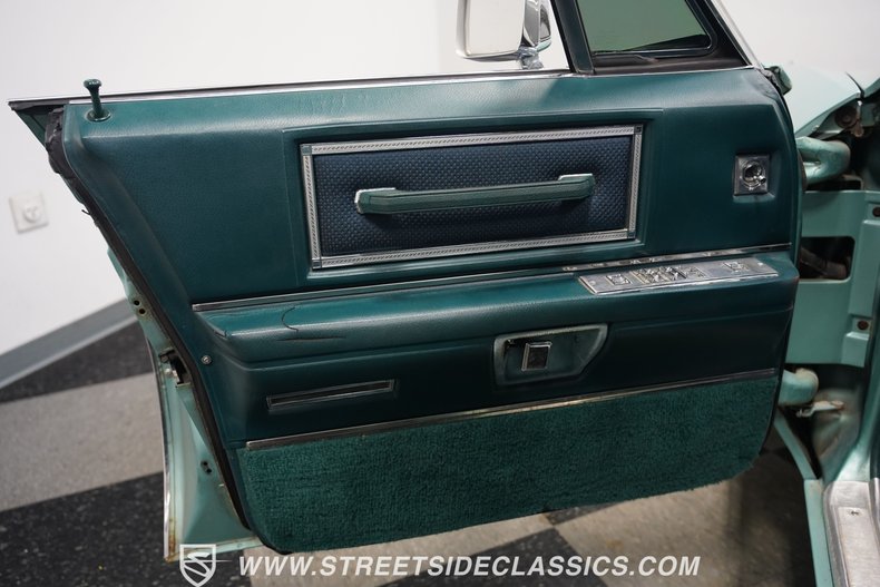 Unknown-Sedan-deville-1968-Silver-Pine-Green-Green-1