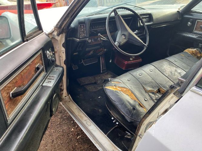 Unknown-Sedan-deville-1968-White-2
