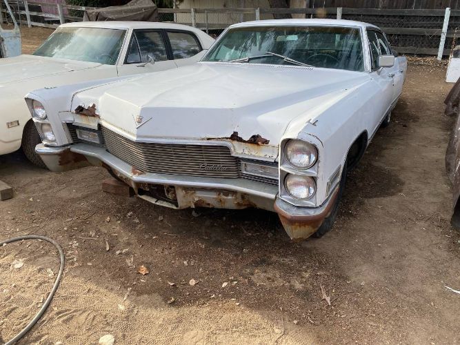 Unknown-Sedan-deville-1968-White-7
