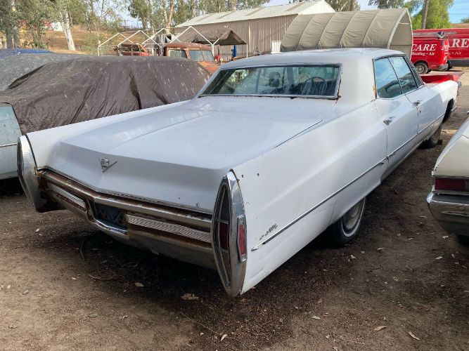 Unknown-Sedan-deville-1968-White