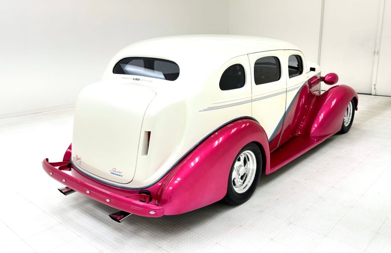 Unknown-Series-40-1936-Pearl-White-Gray-10
