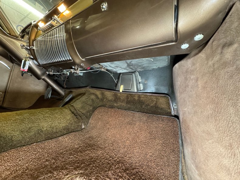 Unknown-Series-61-1951-Exeter-Green-Dark-Tan-47