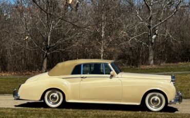 Unknown-Silver-cloud-ii-1962-Yellow-Tan-1