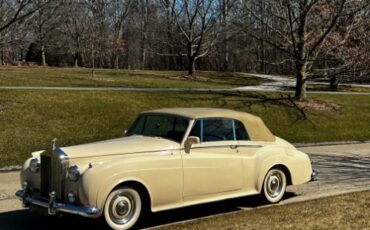 Unknown-Silver-cloud-ii-1962-Yellow-Tan