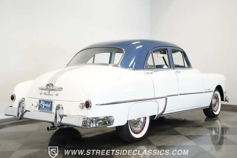 Unknown-Silver-streak-1950-White-Blue-22