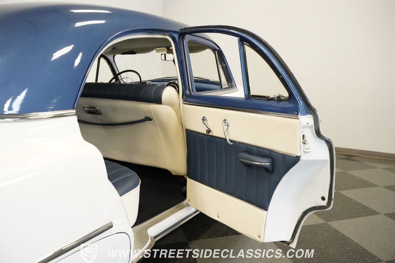 Unknown-Silver-streak-1950-White-Blue-30