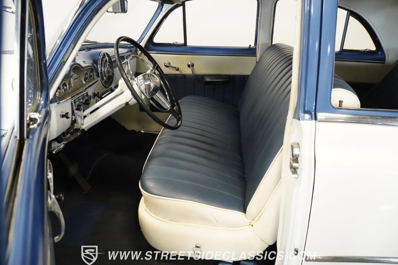 Unknown-Silver-streak-1950-White-Blue-37
