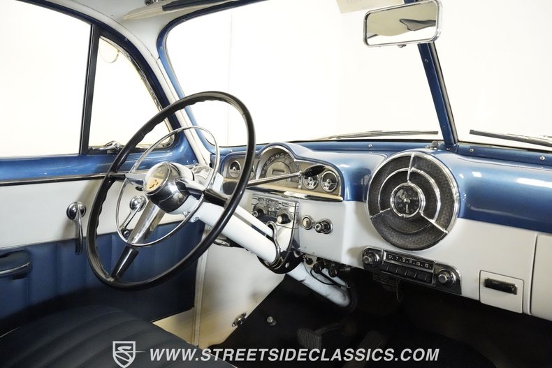 Unknown-Silver-streak-1950-White-Blue-48
