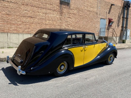 Unknown-Silver-wraith-1951-Yellow-BlackBrown-2