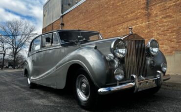 Unknown-Silver-wraith-1954-Silver-Tan-1