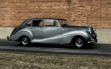 Unknown-Silver-wraith-1954-Silver-Tan-2
