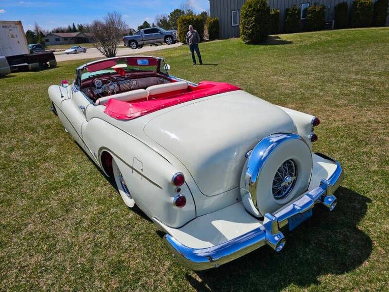 Unknown-Skylark-1953-white-red-1