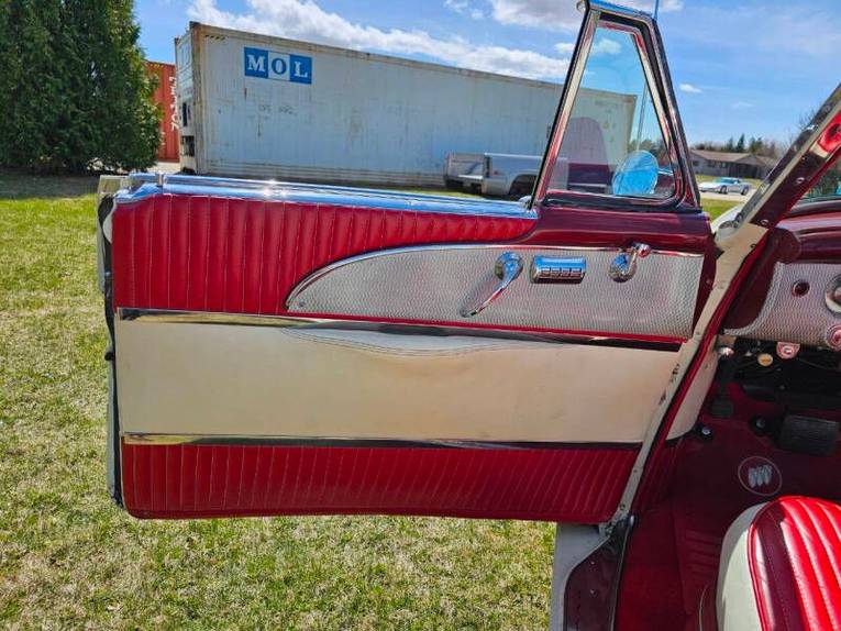 Unknown-Skylark-1953-white-red-2