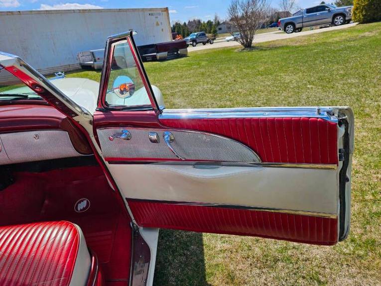 Unknown-Skylark-1953-white-red-31