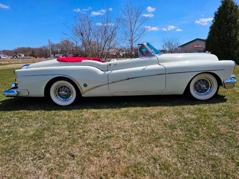 Unknown-Skylark-1953-white-red-7