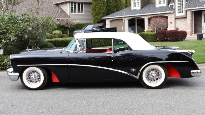 Unknown-Skylark-1954-Raven-Black-Lipstick-Red-16