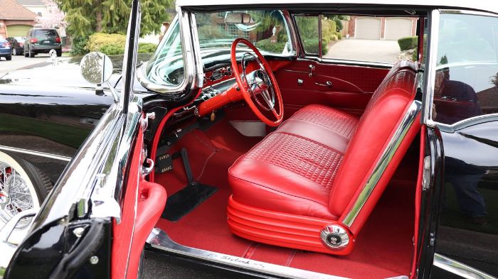 Unknown-Skylark-1954-Raven-Black-Lipstick-Red-17