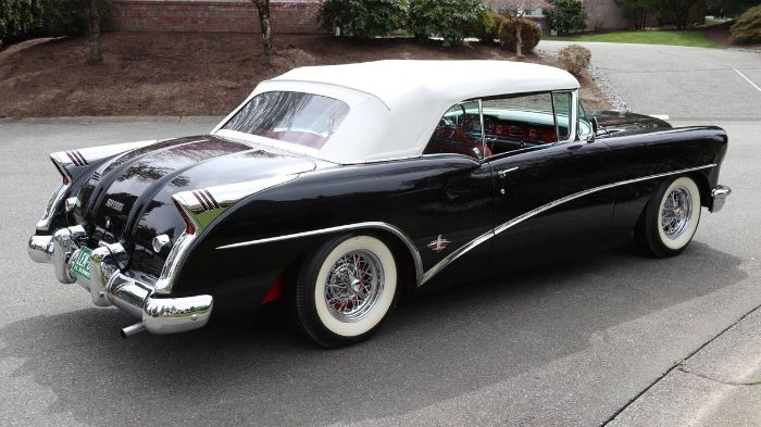 Unknown-Skylark-1954-Raven-Black-Lipstick-Red-18