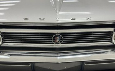 Unknown-Skylark-1962-Silver-Cloud-Red-16