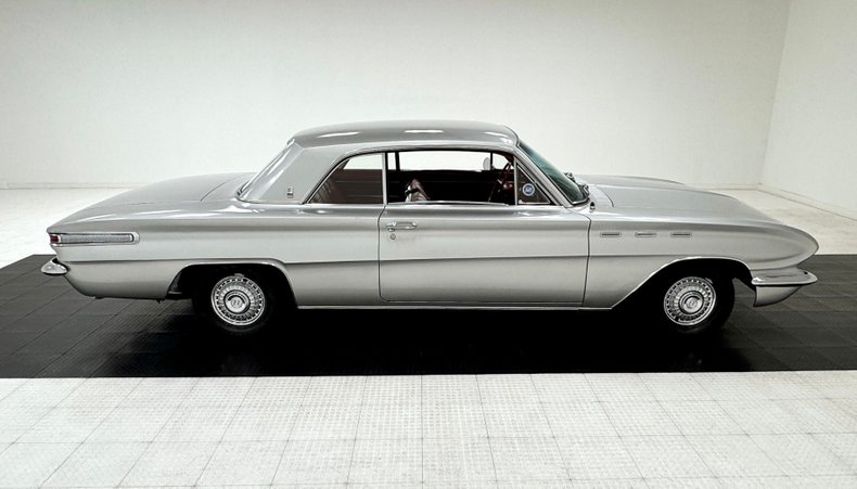 Unknown-Skylark-1962-Silver-Cloud-Red-4