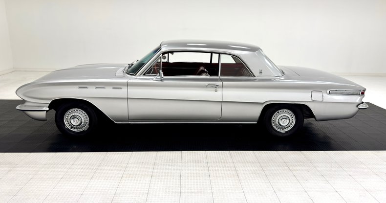Unknown-Skylark-1962-Silver-Cloud-Red