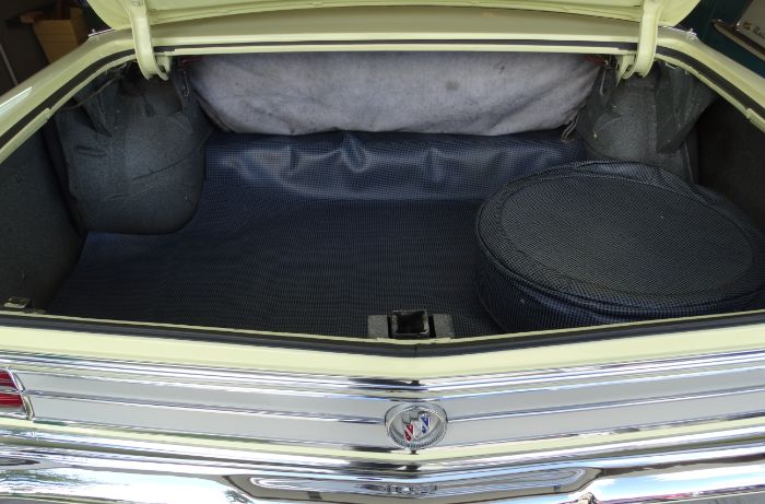Unknown-Skylark-1964-Sunburst-Yellow-Black-10