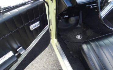 Unknown-Skylark-1964-Sunburst-Yellow-Black-20