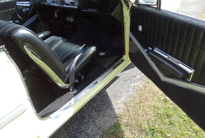 Unknown-Skylark-1964-Sunburst-Yellow-Black-24