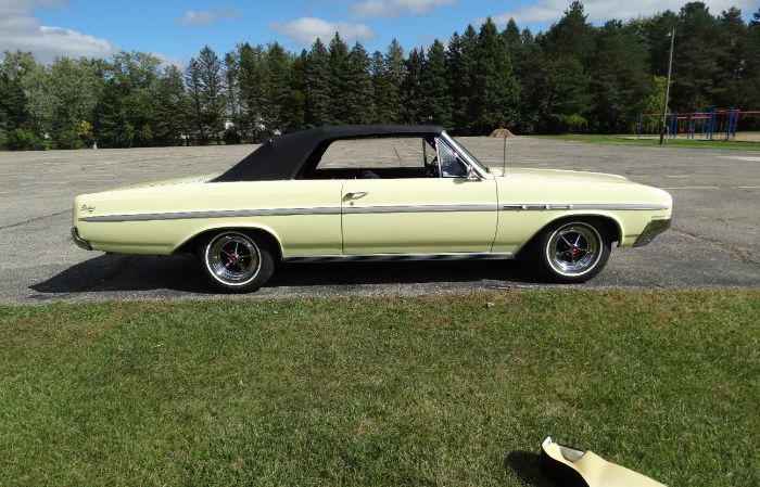Unknown-Skylark-1964-Sunburst-Yellow-Black-7